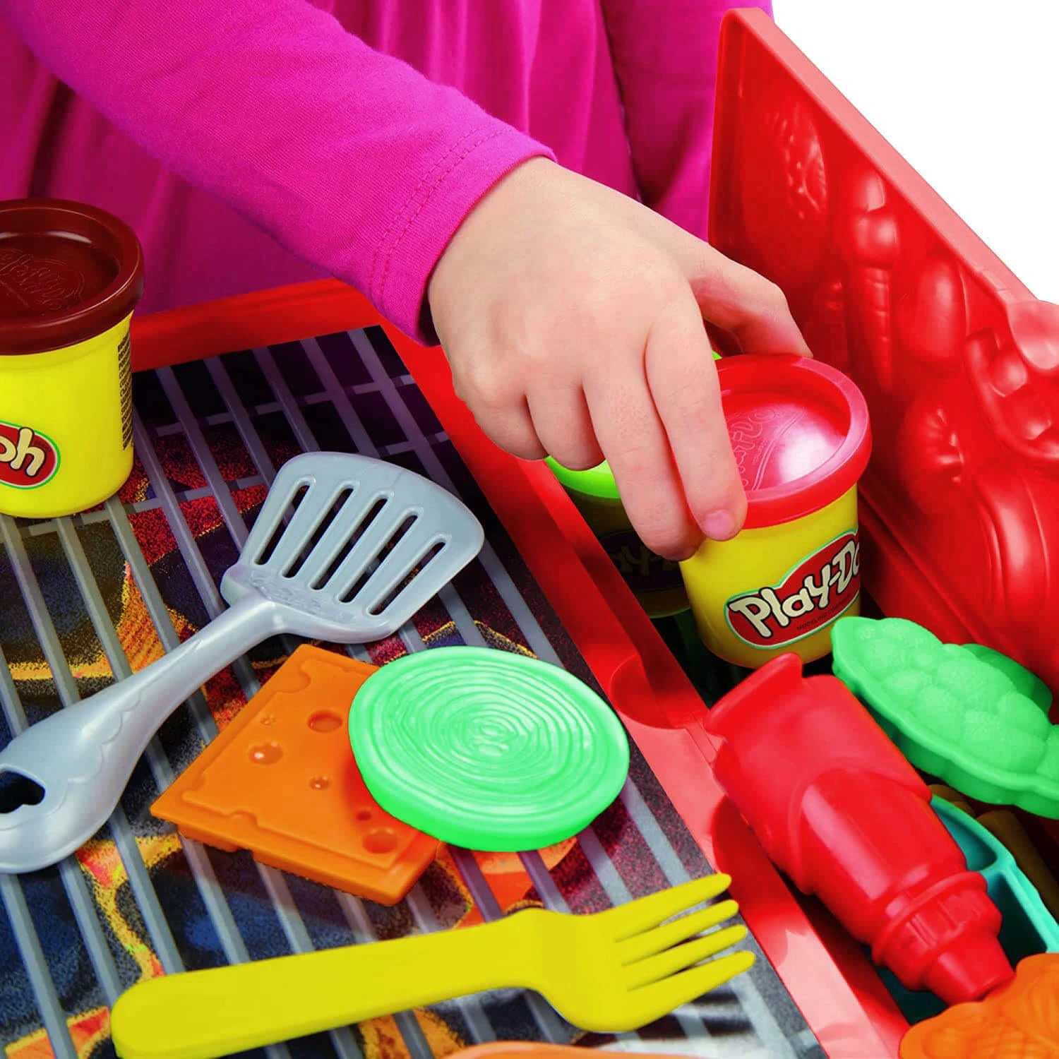 Play-Doh Kitchen Creations Big Grillin Playset 40 Piece BBQ Toy - Image 6